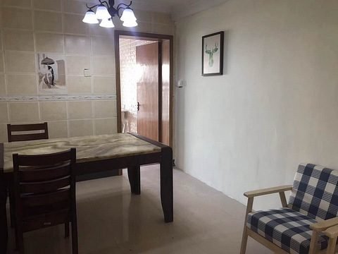 山大路老小区 一室一厅 简装 可短租