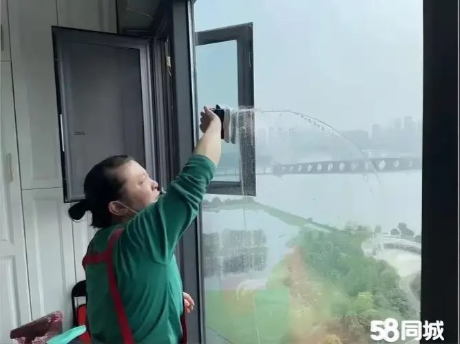 过年大扫除钟点工,擦窗洗油烟机加深度清洁